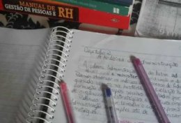 Eu vou revisar e corrigir o seu texto