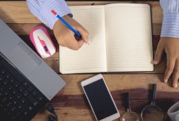 Eu vou te ajudar com seus textos e artigos e te dar dicas de viagens