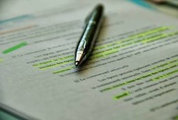 Eu vou revisar seus textos e redações