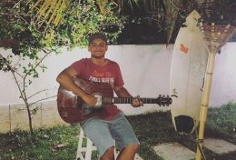 Eu vou te ensinar a tocar violão