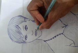 Eu vou desenhar seu rosto usando uma caneta