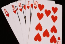 Eu vou ensinar poker com dicas e truques do baralho