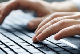 Eu vou digitar seus textos ou passar a limpo seus trabalho