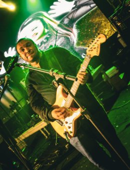 Eu vou gravar violão na sua música