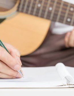 Eu vou compor letras para vc artista.