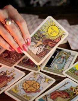 Eu vou direcionar a sua vida com o tarô