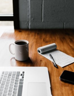 . Tradutora e Assistente Administrativa Remota