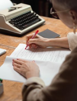 Eu vou revisar a gramática e ortografia