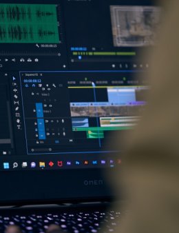 Eu vou editar seus vídeos para as redes sociais e/ou Youtube.